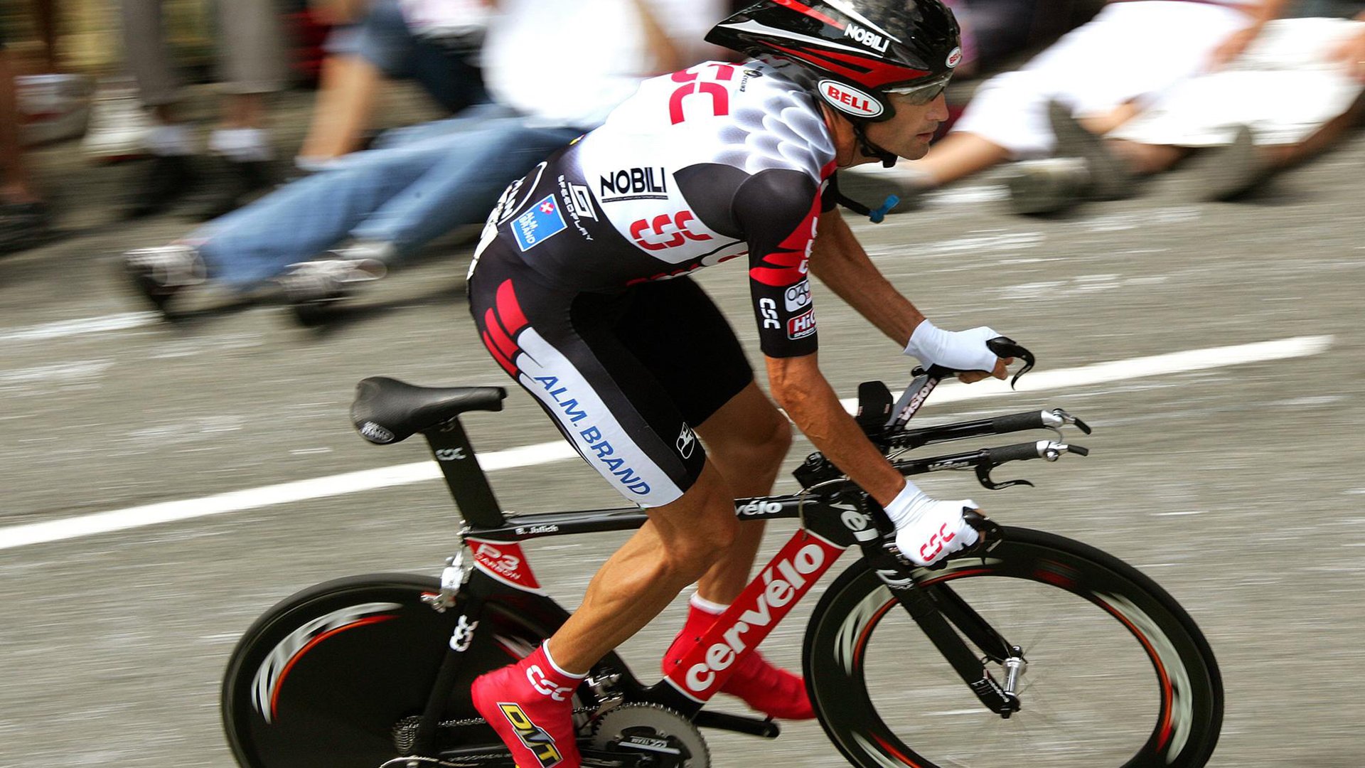 开云电竞中国-户外极速飞盘比赛，速度与技巧的碰撞，竞速飞盘